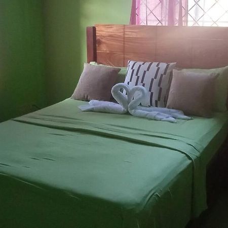 Cheerful 2-Bedroom Home In Falmouth Garden 외부 사진