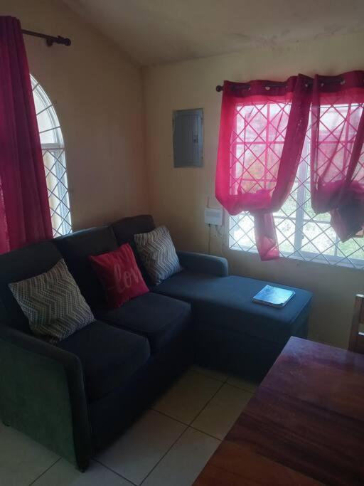 Cheerful 2-Bedroom Home In Falmouth Garden 외부 사진