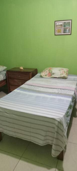 Cheerful 2-Bedroom Home In Falmouth Garden 외부 사진
