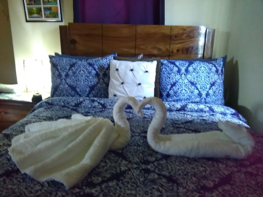 Cheerful 2-Bedroom Home In Falmouth Garden 외부 사진